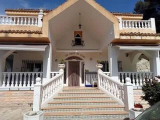 Chalet in Calle urbanizacion el sargento no number
