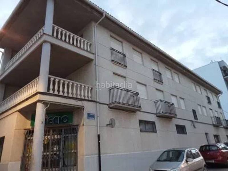 Foto b3fc3eaa-96a1-4cc2-964c-404d48ba7684. Edificio in calle alfarrasi no number in Alfarrasí