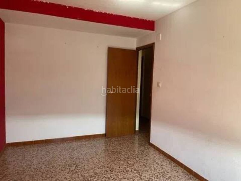 Foto f3e6a599-db44-4bba-80e8-61f93025f9b1. Pis a Elche de la Sierra