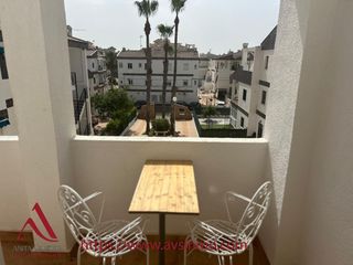 Apartament a Calle dorada 5. Apartamento con vistas a la piscina punta prima