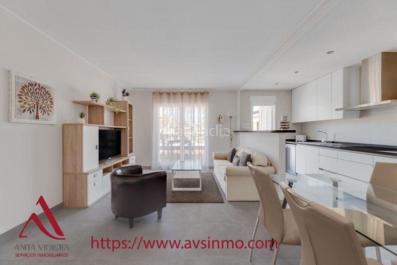 Foto 24928851-cd20-40da-a888-e0ff6126fbe5. Alquiler casa en calle manzanilla 1 bungalow alto en punta prima en Torrevieja