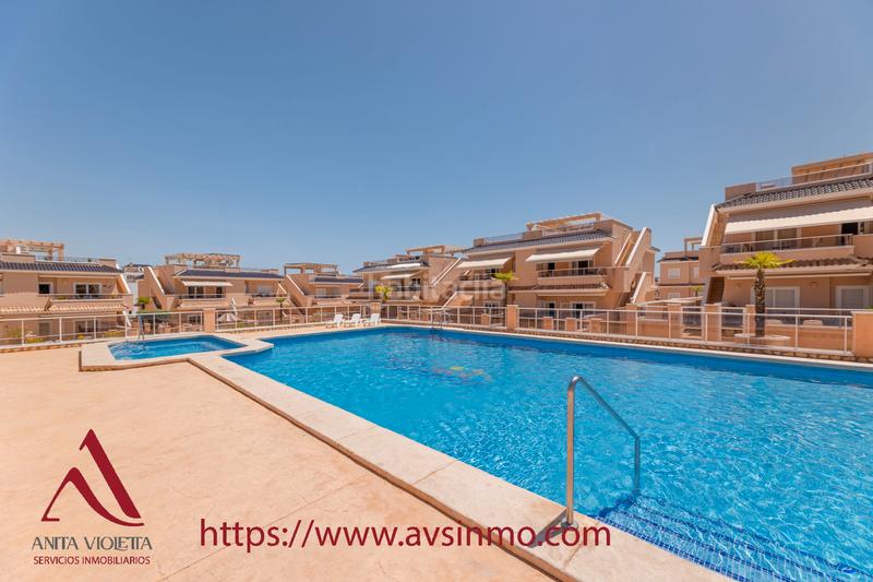 Foto eba94d98-afff-4b4b-b3bc-8e03824c4321. Alquiler casa en calle manzanilla 1 bungalow alto en punta prima en Torrevieja