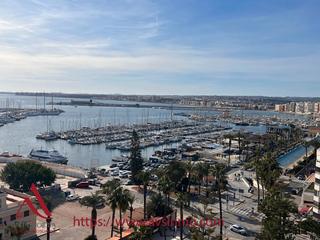 Apartamento en Plaza castelar 3. Apartamento de lujo con vista al mar en torrevieja