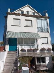 Xalet a Vilaboa. Gran casa con acceso directo al mar