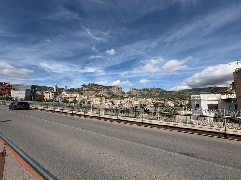Foto 2fb8aa08-da85-4230-8b16-61ac5d25940a. Piso un rincón cuidado en el viaducto de alcoy en Alcoi