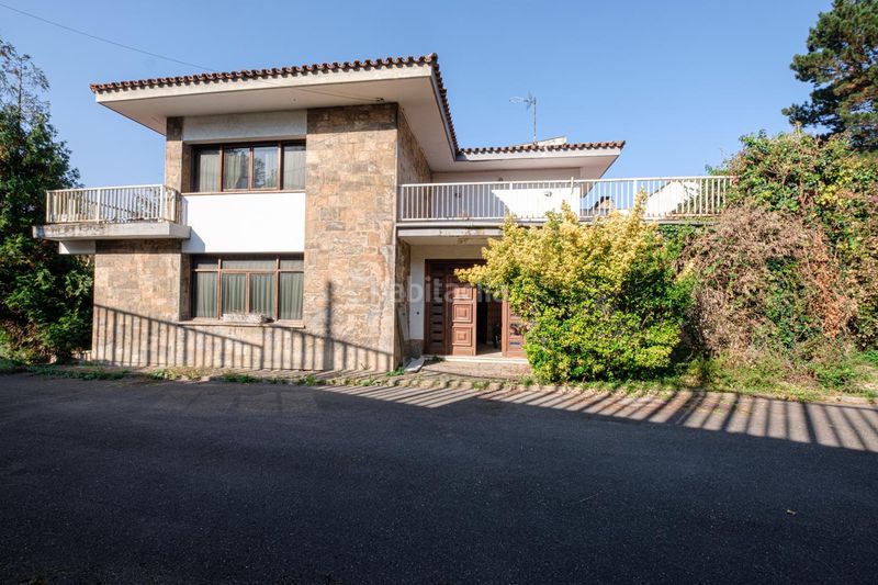 Foto efbd3a7c-d48c-4d09-bfbb-7ff142871ae6. Maison avec parking dans Somió Gijón