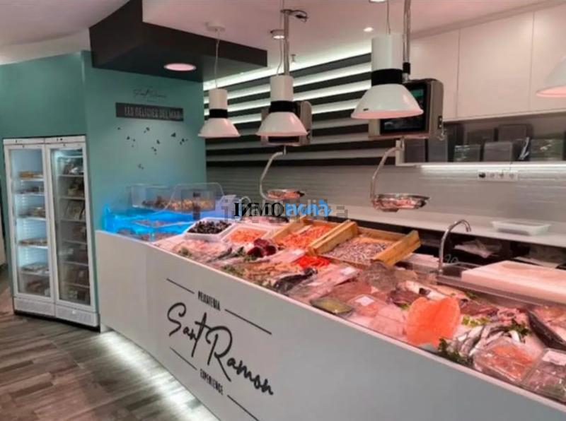 Foto 81ed09b2-9ca6-4aec-a5c6-15a8d9e4a673. Local comercial en carrer del cardenal reig 24 ¡gran oportunidad para emprendedores! en Barcelona