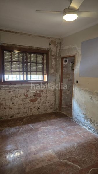 Foto ae17ec9c-96b1-4893-8388-831e0f3c2b1a. Casa amb aparcament a Albal