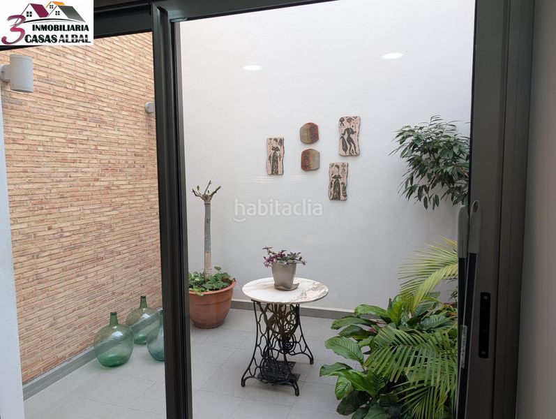 Foto f4f38131-fce3-4336-ab74-9f0ea26a426f. Casa  benetusser en Cortes-Huertas Madrid
