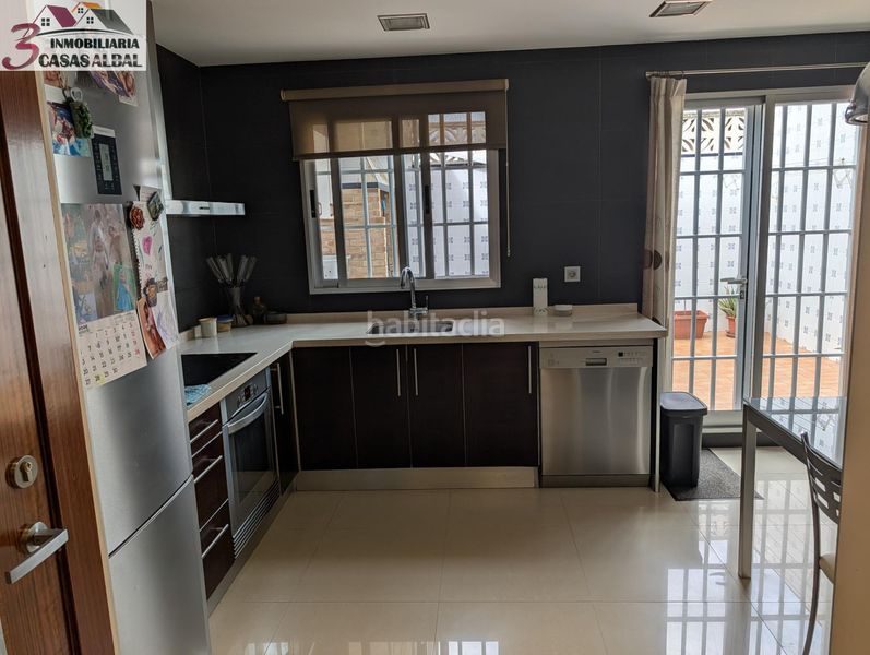 Foto 5bd8f8d3-3905-4461-a02d-d7b0890c29bf. Casa adossada amb aparcament a Albal