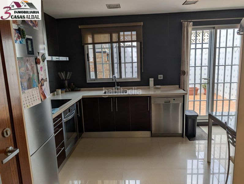 Foto db415224-123c-4d72-9c0f-6756bb931568. Casa adossada amb aparcament a Albal