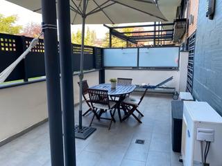 Location Appartement  Calle viña. Madrid increíble piso con piscina
