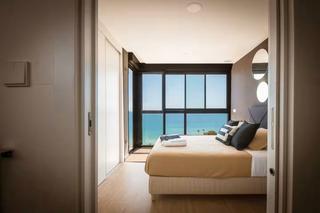 Location Appartement  Avinguda de la condomina. Moderno frente marítimo agua de mar
