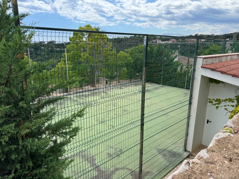 Foto 170c60b0-3430-4601-9dd6-4bccc09bcd44. Casa amb xemeneia calefacció aparcament piscina a Lloret de Mar