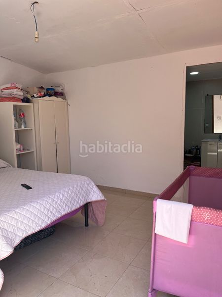 Foto 7d14ebf9-6b85-4392-b706-37570abed7c6. Casa aparellada a Ponent Reus