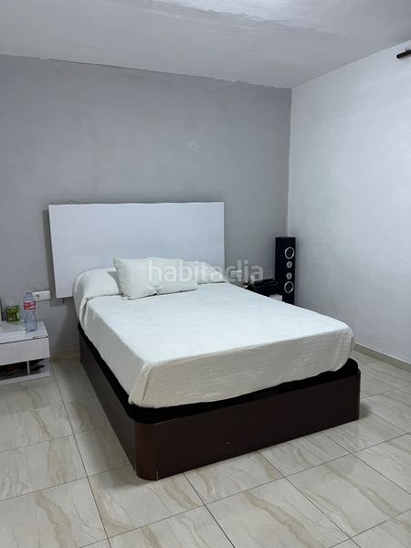 Foto d193fe4f-95de-421f-a81c-fb22f7e85d66. Casa aparellada a Ponent Reus