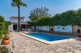 Xalet a Teulada. Finca con piscina en teulada, costa blanca