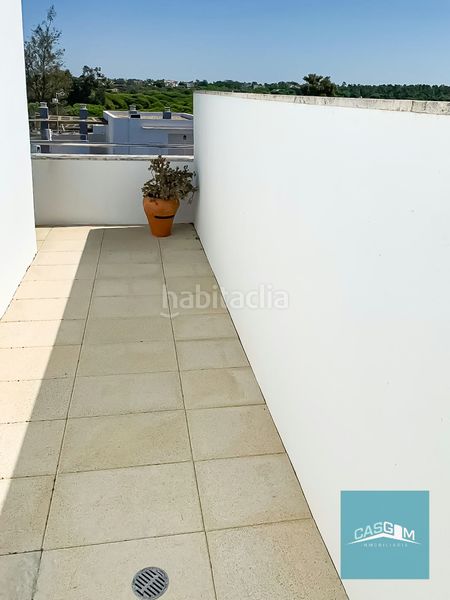 Foto f26b13f3-2e93-499c-85a4-1456ced705c9. Dúplex amb aparcament piscina a Islantilla golf Islantilla