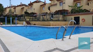 Lloguer Casa adossada a Islantilla Golf. Villa de 2 dormitorios con porche, piscina y plaza de parking, j