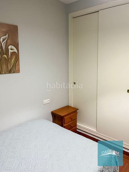 Foto b95cd40e-ac2d-4f6a-aa9c-ecd87c4345fe. Rent semi detached house with fireplace parking pool in Islantilla