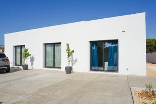 Casa a Dehesa - Monacilla. Espectacular y moderna casa a estrenar en zona tranquila con amp