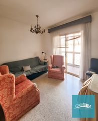 Etagenwohnung en Reina Victoria - Matadero. Amplio y luminoso piso de 3 habitaciones, ba�o, aseo y balc�n, e
