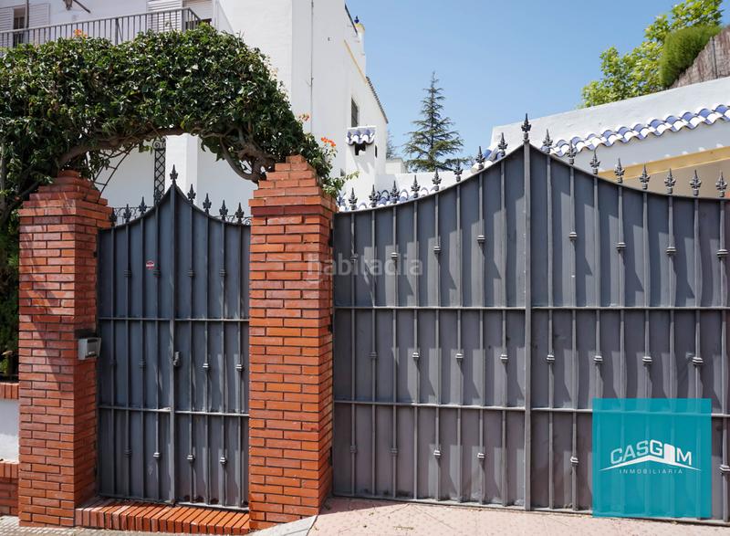 Foto b53f85ed-b365-4ffa-832f-c77df0559980. Xalet amb xemeneia aparcament a El Conquero Huelva