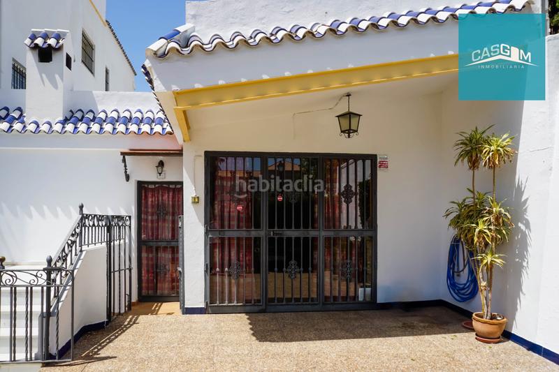 Foto eecf076e-b98c-40c1-9aab-7ea8af2e0010. Xalet amb xemeneia aparcament a El Conquero Huelva