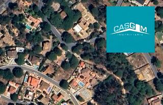 Terreny residencial a Isla Cristina. Parcela residencial de 2.300 m2 repartido en 3 parcelas, en urba