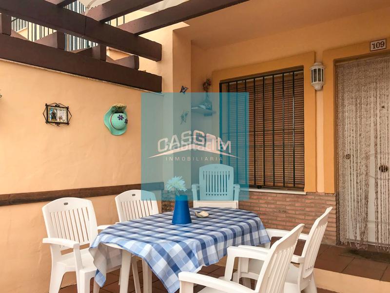 Foto aa285c5e-719b-4c08-8612-f59272bc93fe. Maison jumelée avec parking piscine dans Islantilla golf Islantilla