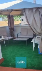 Semi detached house  Calle isidro pinedo. Precioso chalet adosado de 5 dormitorios, 3 baños, terraza y pat