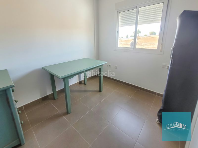 Foto aab1f3a7-8978-4ed3-b620-045dbe465177. Casa adossada amb aparcament a Almonte Almonte