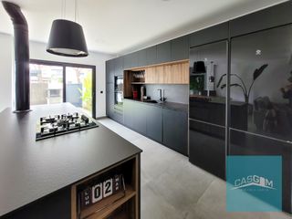 Semi detached house in Dehesa - Monacilla. Exclusivo chalet adosado en la monacilla con piscina, pistas de