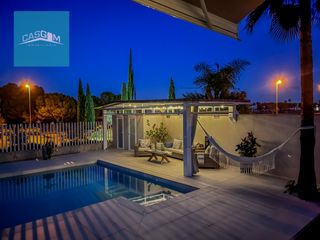Chalet  Calle veleta. Espectacular chalet independiente con piscina y jard�n, garaje p