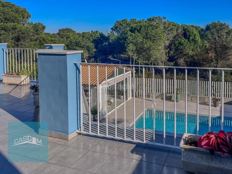 Foto d825e8e5-ec48-4e42-8f5e-ff440929e768. Xalet amb xemeneia aparcament piscina a Dehesa - Monacilla Aljaraque