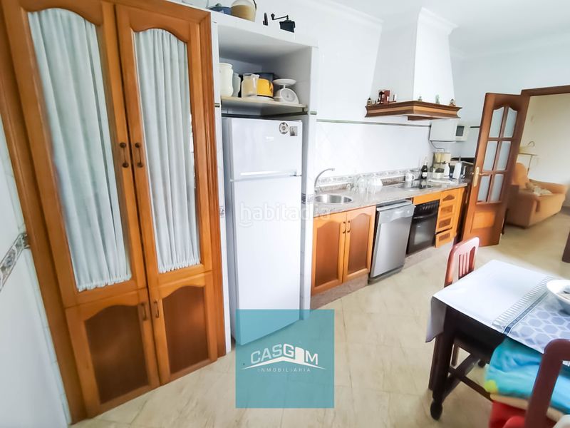 Foto b546a59e-d027-487f-8a95-c41c4a2b3262. Casa adossada a Lepe