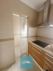 Etagenwohnung en Isla Chica. Maravillosa vivienda reformada en isla chica, con 4 dormitorios,