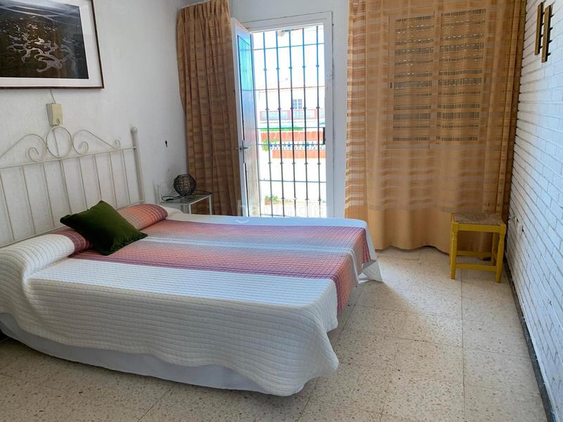 Foto e06da905-1c49-4c43-856d-056178f23f4e. Chalet avec parking dans Punta Umbría