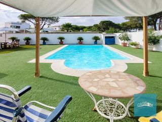 Xalet en Dehesa - Monacilla. Exclusiva villa de 470 m� en parcela de 1.000 m� junto al campo