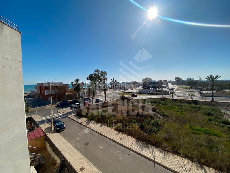 Foto 45cbf7a2-277d-43ed-83b7-fb58d412958e. Alquiler dúplex ático dúplex con vistas al mar en playa de puzol en Puçol