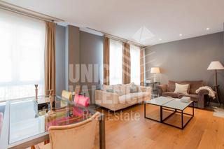 Location Appartement  Carrer de sant martí. Piso de dos dormitorios junto a calle de la paz