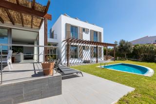 Chalet à Disseminat es canutells 60. Chalet con licencia turística, piscina y vistas al mar
