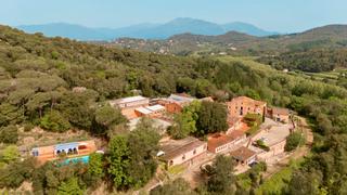 Edifici a Can pujadas 18. Finca histórica convertible en hotel de lujo