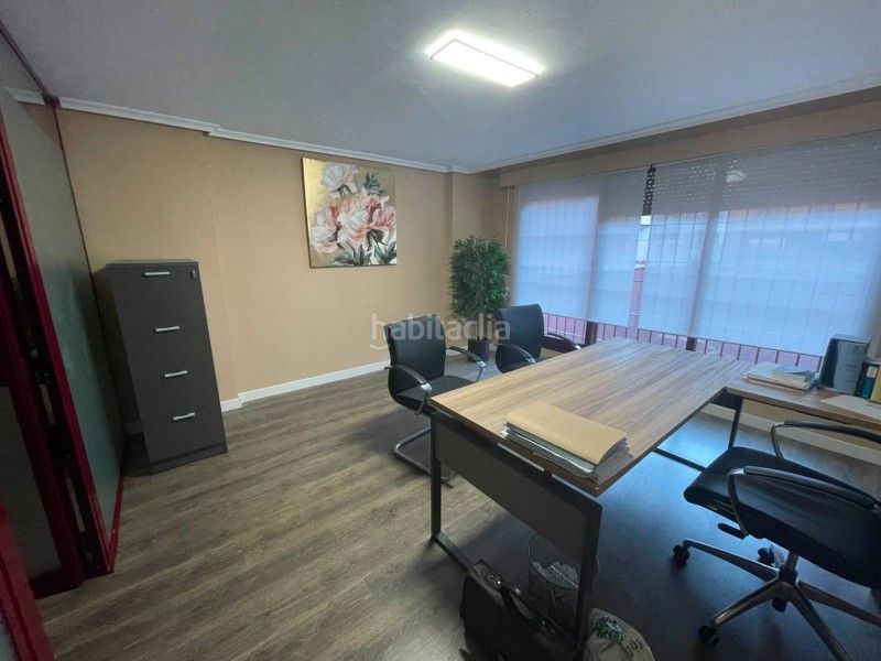 Foto e7108850-7d65-4007-a1b6-746845e56421. Miete büro in Centro Cáceres