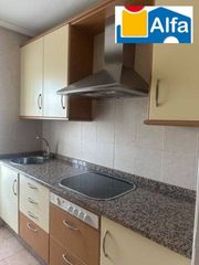 Affitto Appartamento in Casco Antiguo. Piso en alquiler en bibliotecacanovas  cáceres cáceres