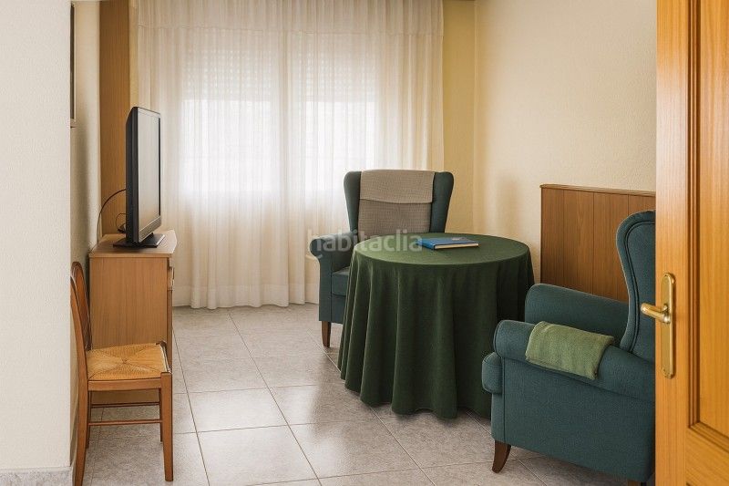 Foto d0f0ba00-a3a7-423a-9ad7-7cd59263ca51. Rent flat with heating in Centro Cáceres