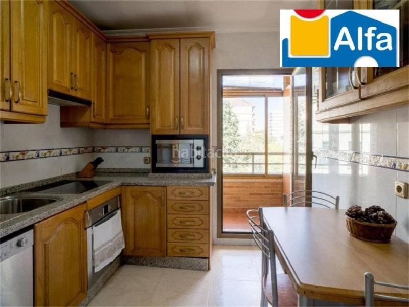 Foto 609e961f-3069-4ec1-93e8-607f11731b74. Ático  en venta en Centro Cáceres