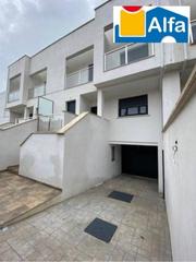 Xalet a Montesol - Mejostilla. Casa adosada en venta en montesol  cáceres cáceres