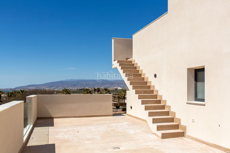 Foto c2c91fb5-322e-4674-acb7-586a484d836c. Pis 94m<sup>2</sup> amb aparcament piscina a El Toyo Almería