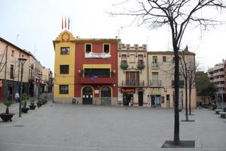 Pis a Molins de Rei. Próximo a la plaza del ayuntamiento